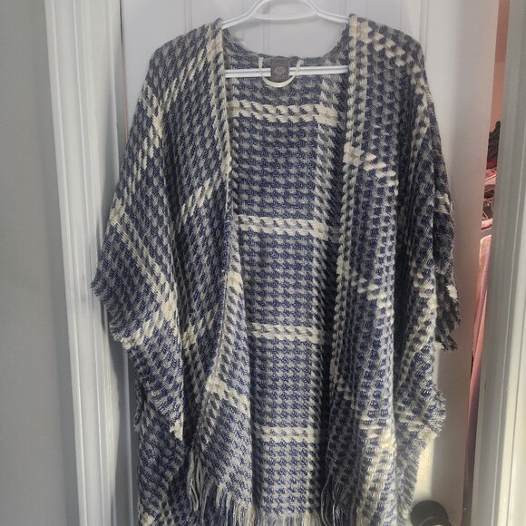 Vince Camuto Exclusive Cape - Picture 1 of 7